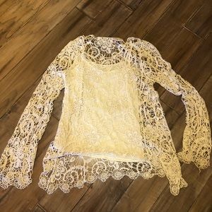 Alrer’d state white lace shirt